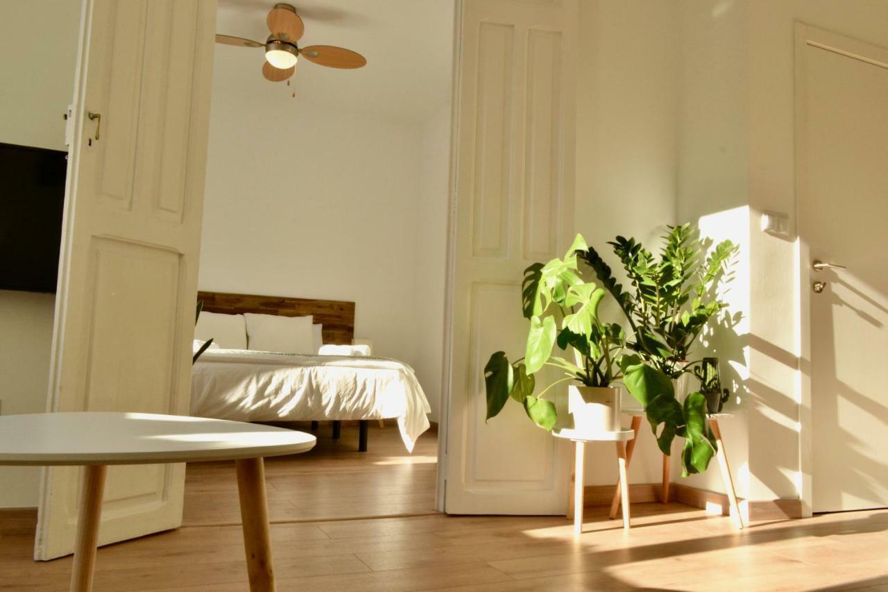 Hola Valencia - Holiday Apartments Экстерьер фото